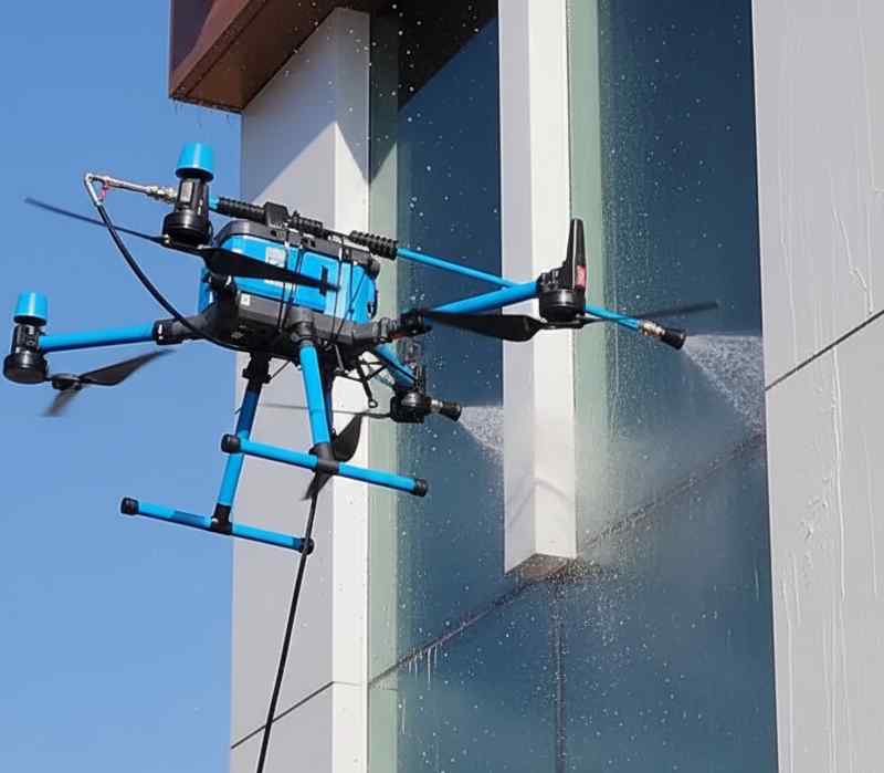 Drone ile dış cephe temizliği uygulaması