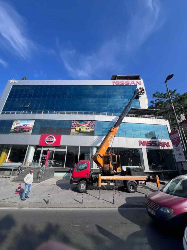 Vinçle dış cephe temizliği hizmetleri: Gün Temizlik