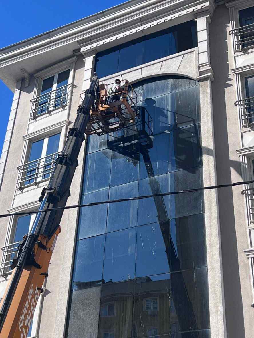 İstanbul'da vinçle dış cephe temizliği hizmetleri: Gün Temizlik Şirketi