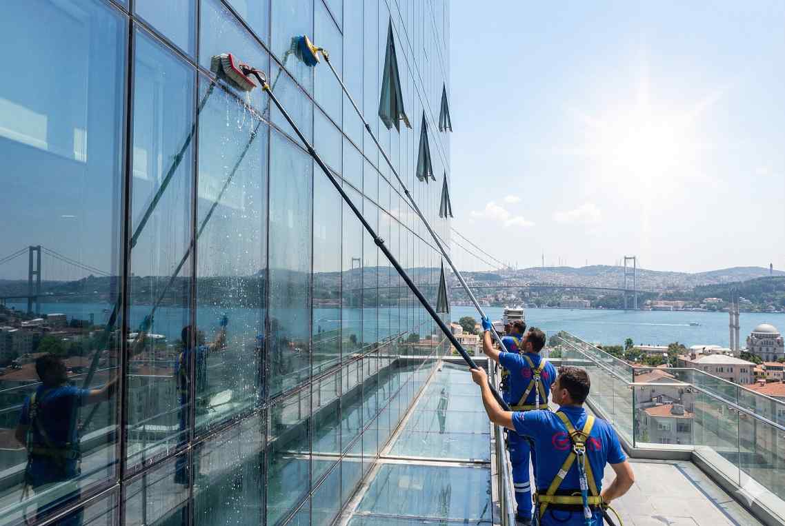 Profesyonel Levent dış cephe cam temizliği hizmetleri: Gün Temizlik
