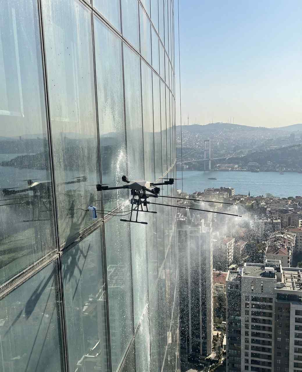 Drone destekli dış cephe temizliği