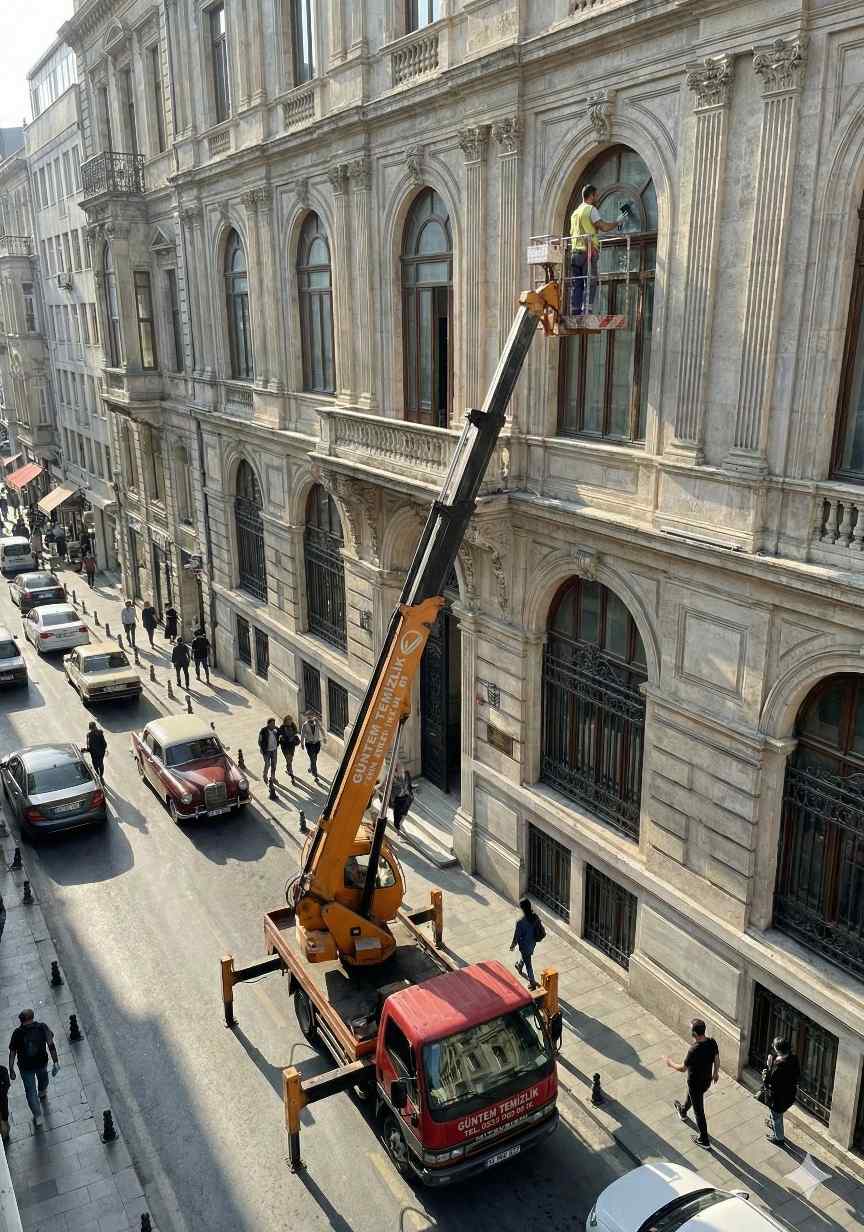 Sepetli vinç ile dış cephe temizliği