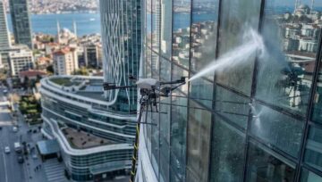 Dış Cephe Cam Yıkama İşlemlerinde Su Tasarrufu Yöntemleri