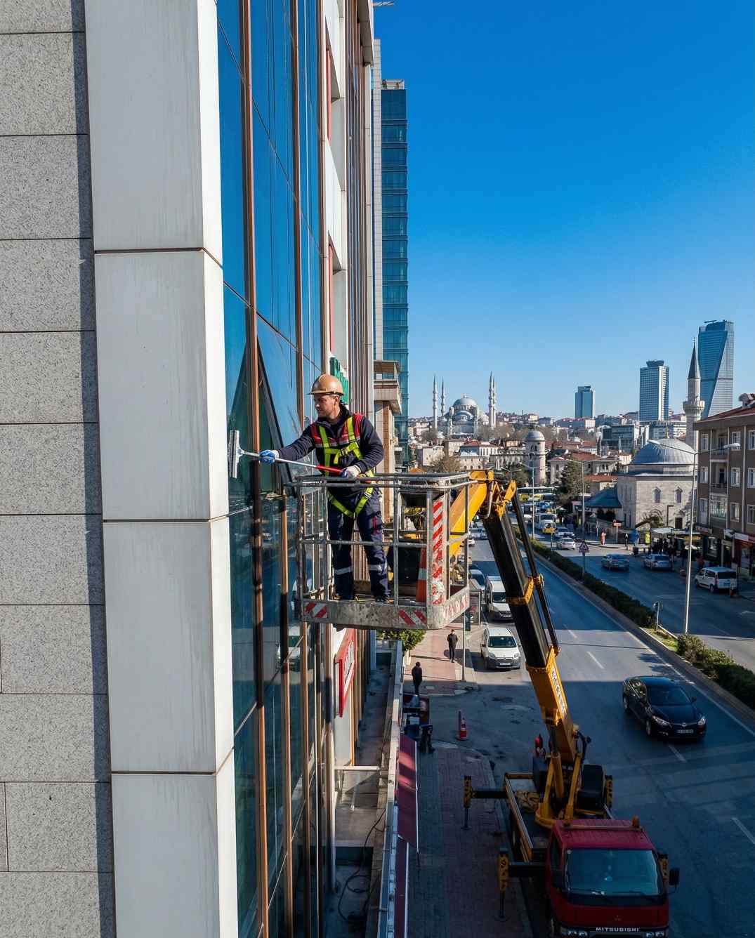 Profesyonel bina dış cephe cam bakımı
